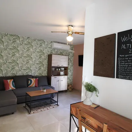 Apartman Pool Oasis With Mountain Views